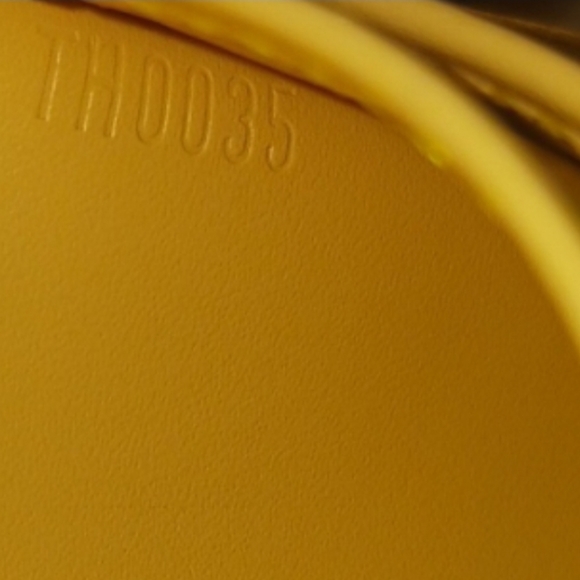 Authentic Louis Vuitton Multi Color Murakami Kiss Clasp Wallet, Dustbag & Box - Picture 8 of 17